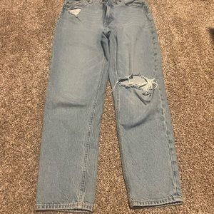 H & M jeans distressed baggy fit jeans size 6